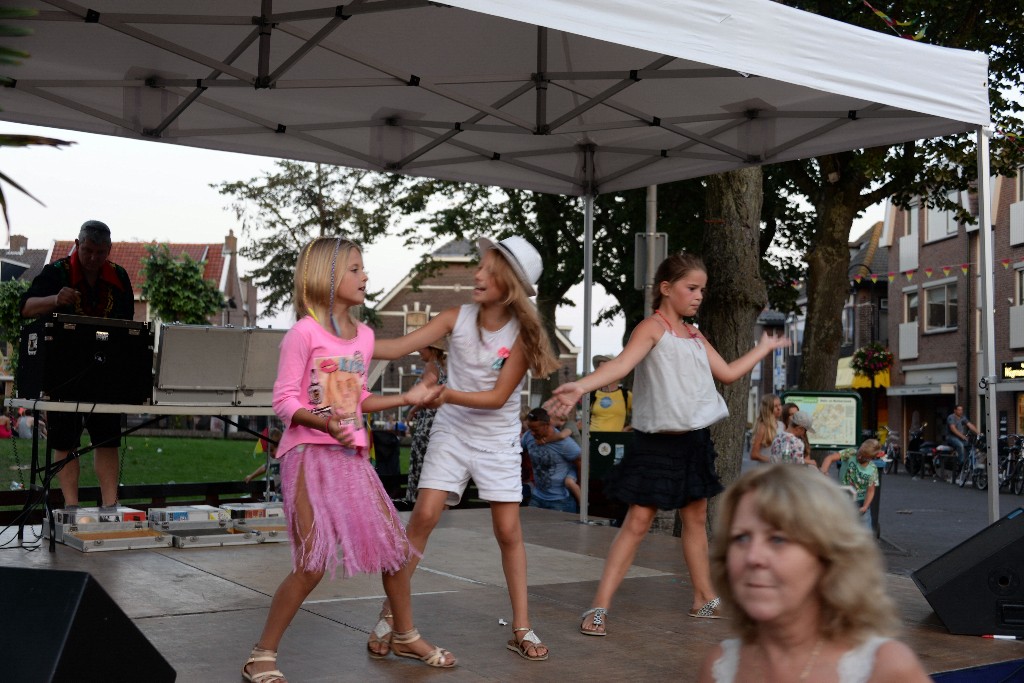 ../Images/Zomercarnaval Noordwijkerhout 384.jpg